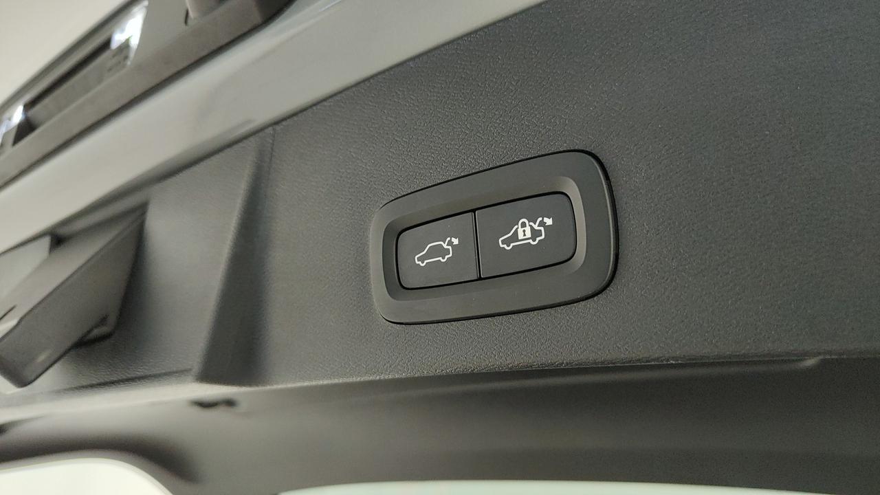 VOLVO XC40 2.0 b3 Core auto