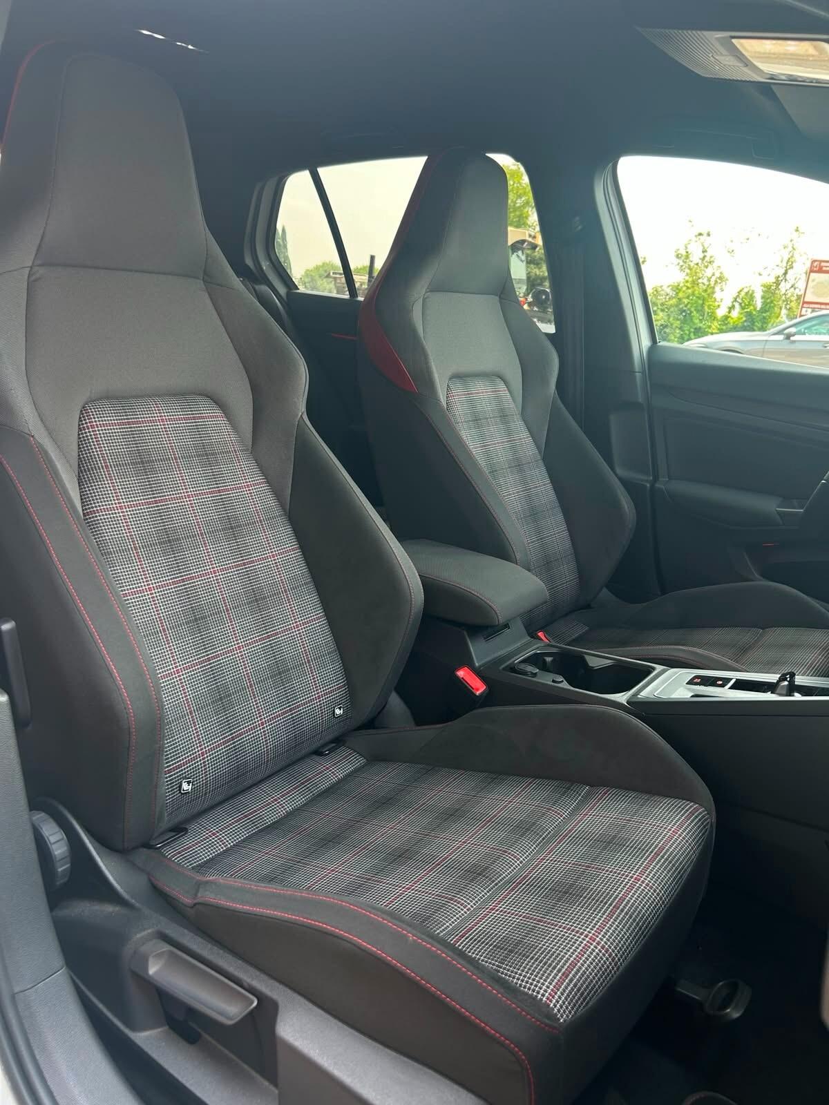 Volkswagen Golf GTI 2.0 TSI DSG
