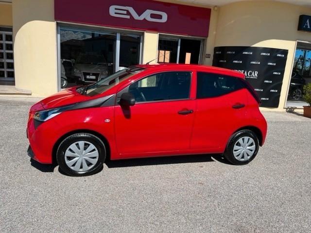 Toyota Aygo Connect 1.0 VVT-i 72 CV 5 porte x-wave