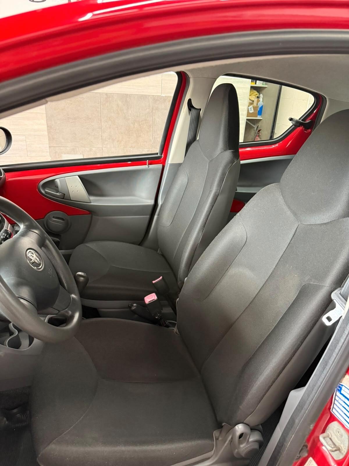 Toyota Aygo 1.0 12V VVT-i 5 porte Now Red Edition