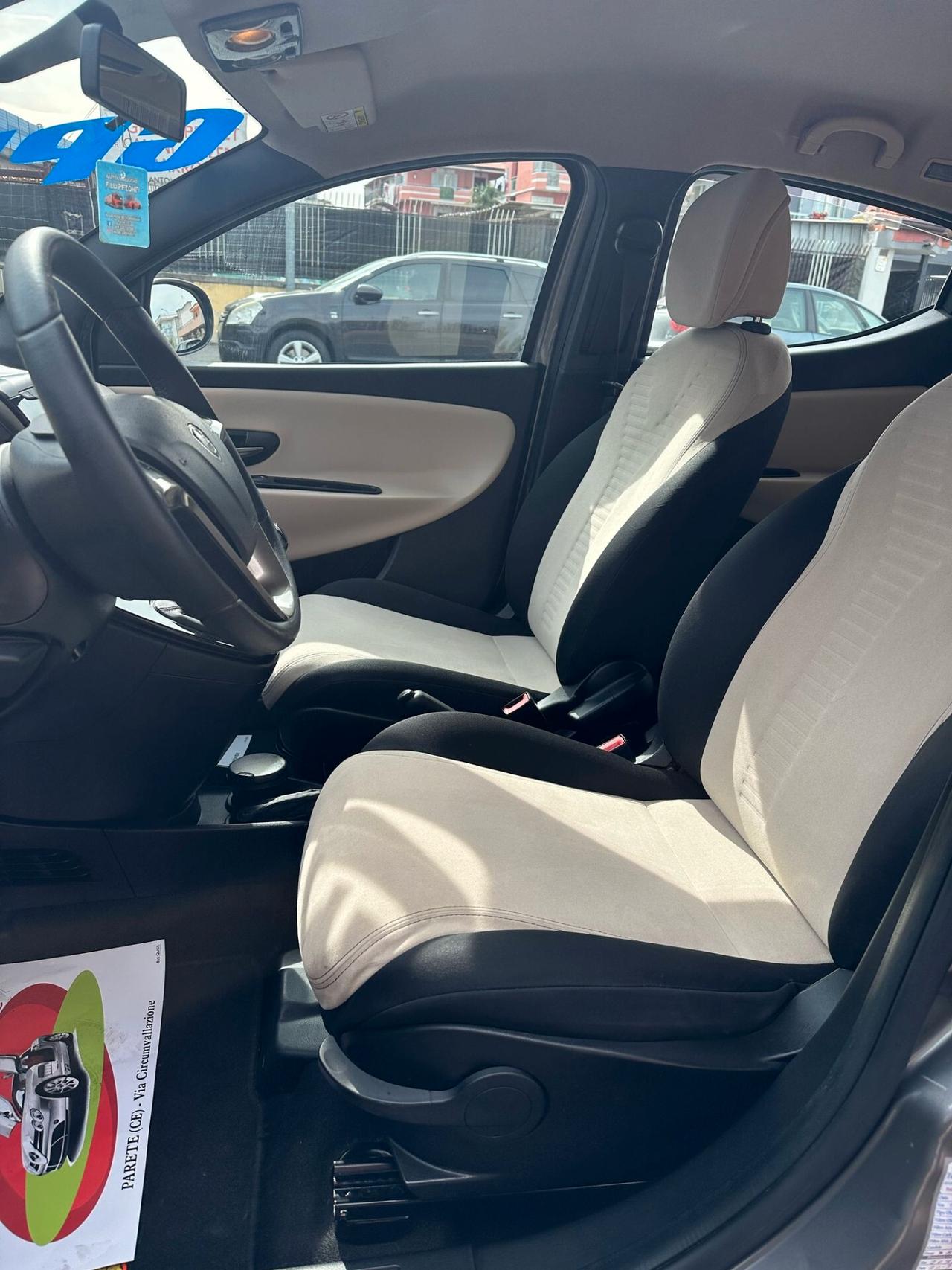 Lancia Ypsilon 1.2 69 CV 5 porte GPL Ecochic Gold