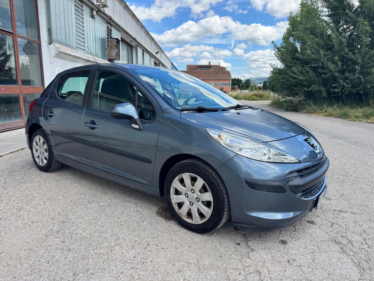 Peugeot 207 1.4 HDi 70CV 5p. ONE Line