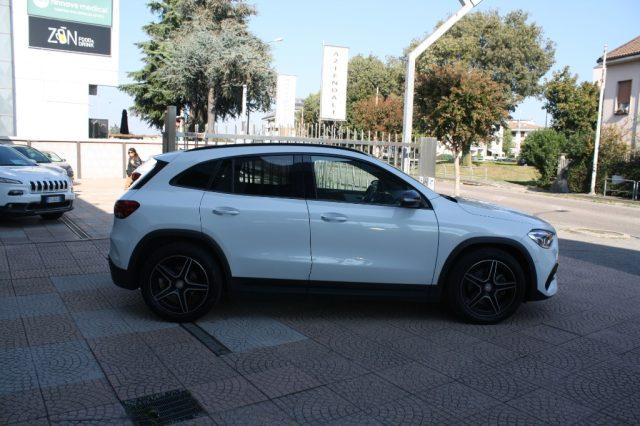 MERCEDES-BENZ GLA 200 Automatic Premium