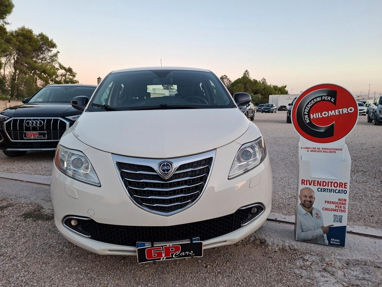 Ypsilon 1.3 MJT 95 CV 5p Platinum *XENON-PELLE*