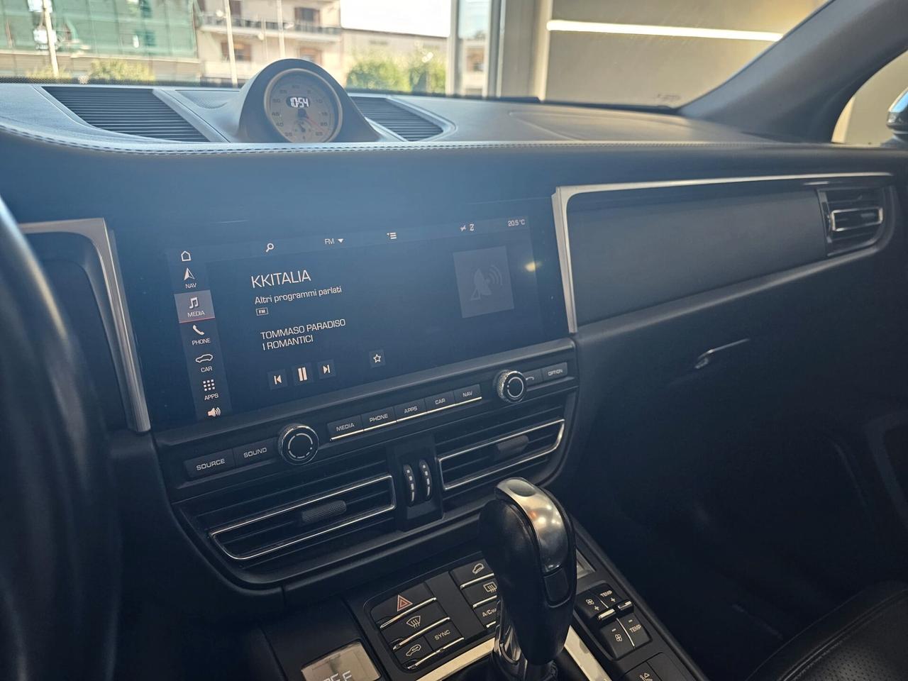 NUOVA PORSCHE MACAN TURBO 2.0 BENZINA 245CV CHRONO SPORT PACK - TETTO PANORAMICO APRIBILE