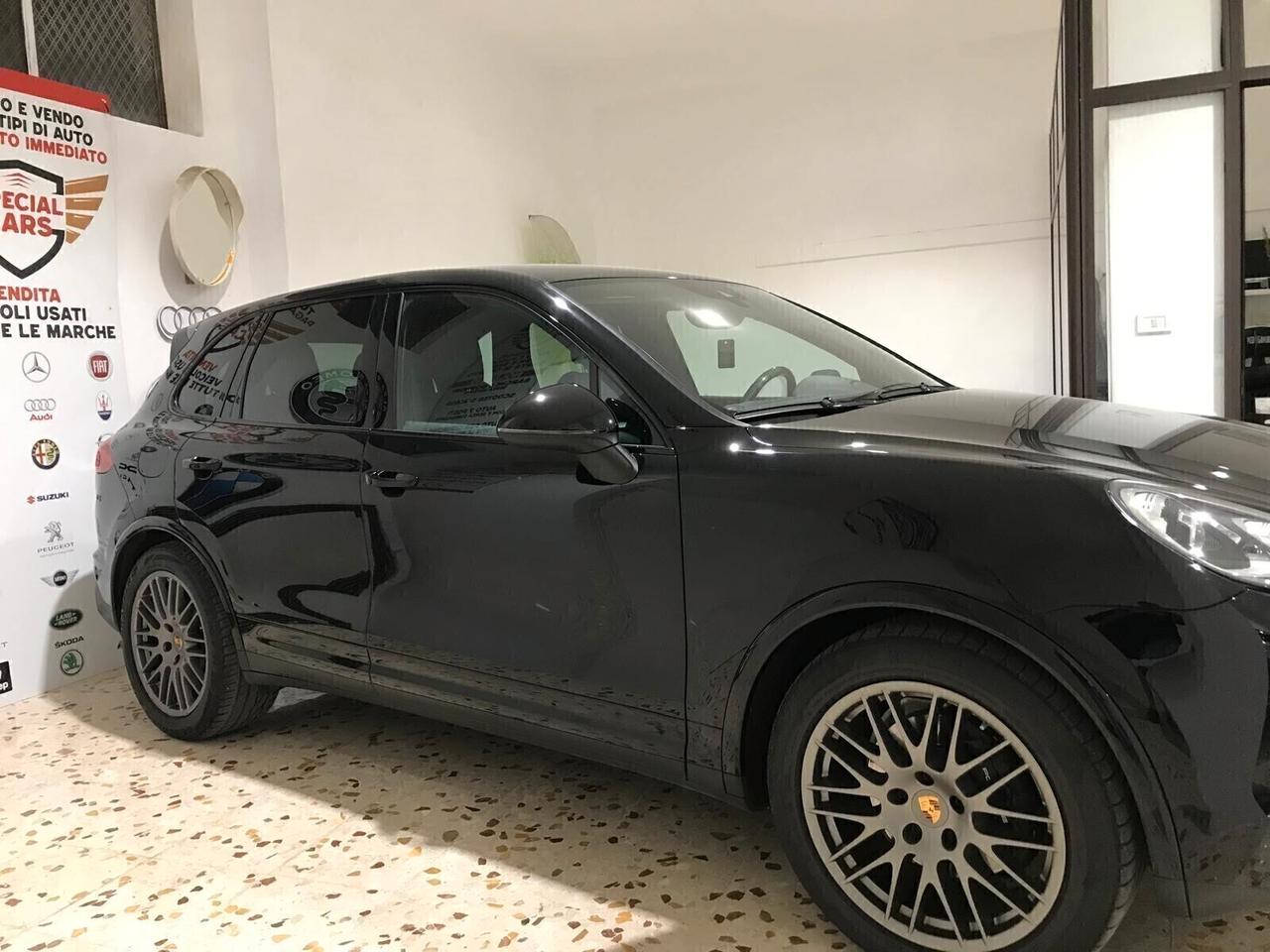 PORSCHE CAYENNE PLATINUM diesel 11/2018 km 90000