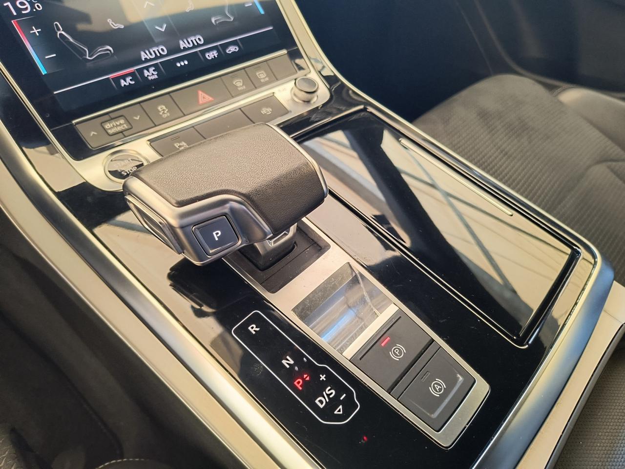 AUDI Q8 I 2018 - Q8 50 3.0 tdi mhev Sport quattro tiptronic