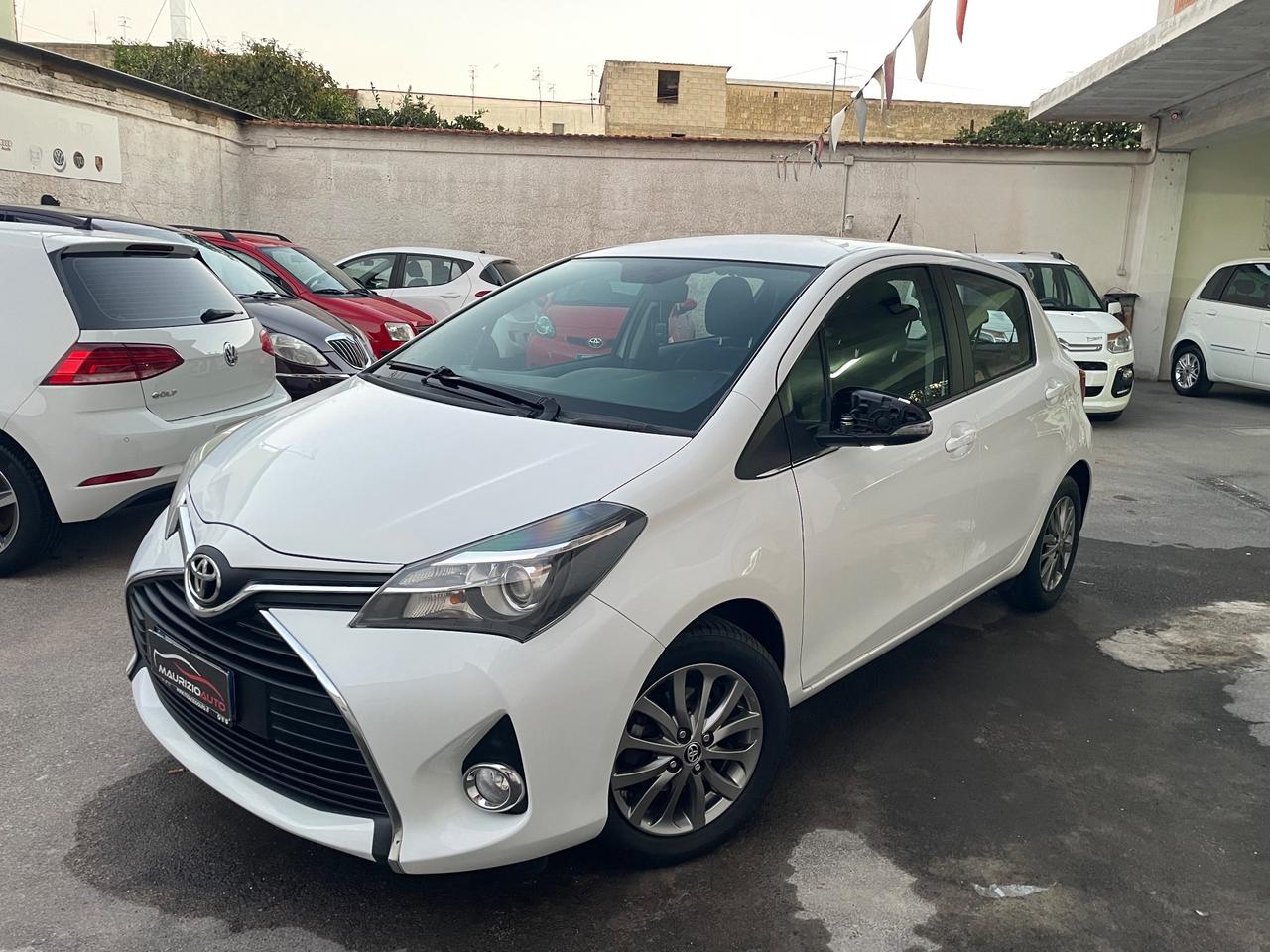 Toyota Yaris 1.0 5 porte Lounge Full navigatore retrocamera dal nord Italia
