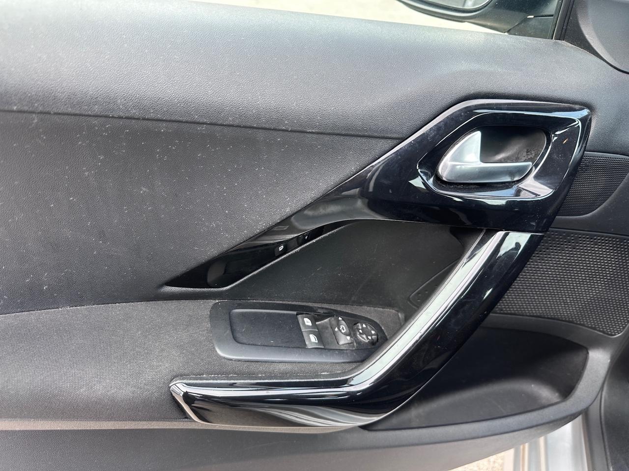 Peugeot 208 PureTech 82 5 porte Allure solo 103 mila km