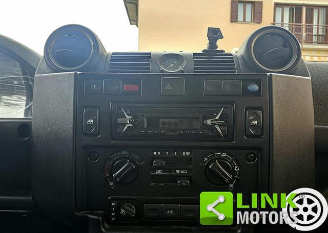 LAND ROVER Defender 2.4 TD4 122 CV 110 Crew Cab