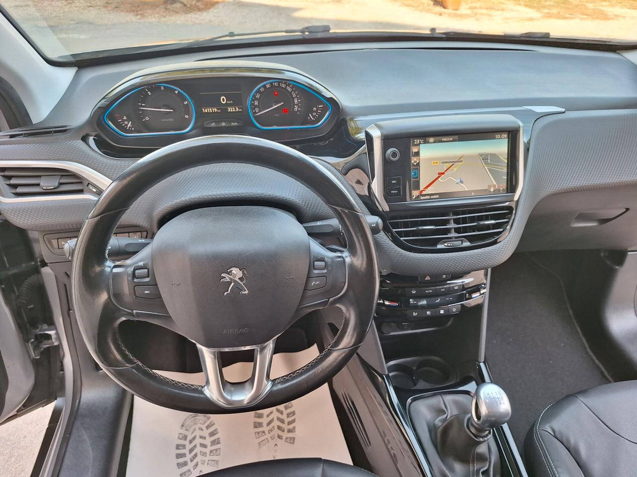 Peugeot 2008 1.6 HDi 120 Allure NAVI FULL