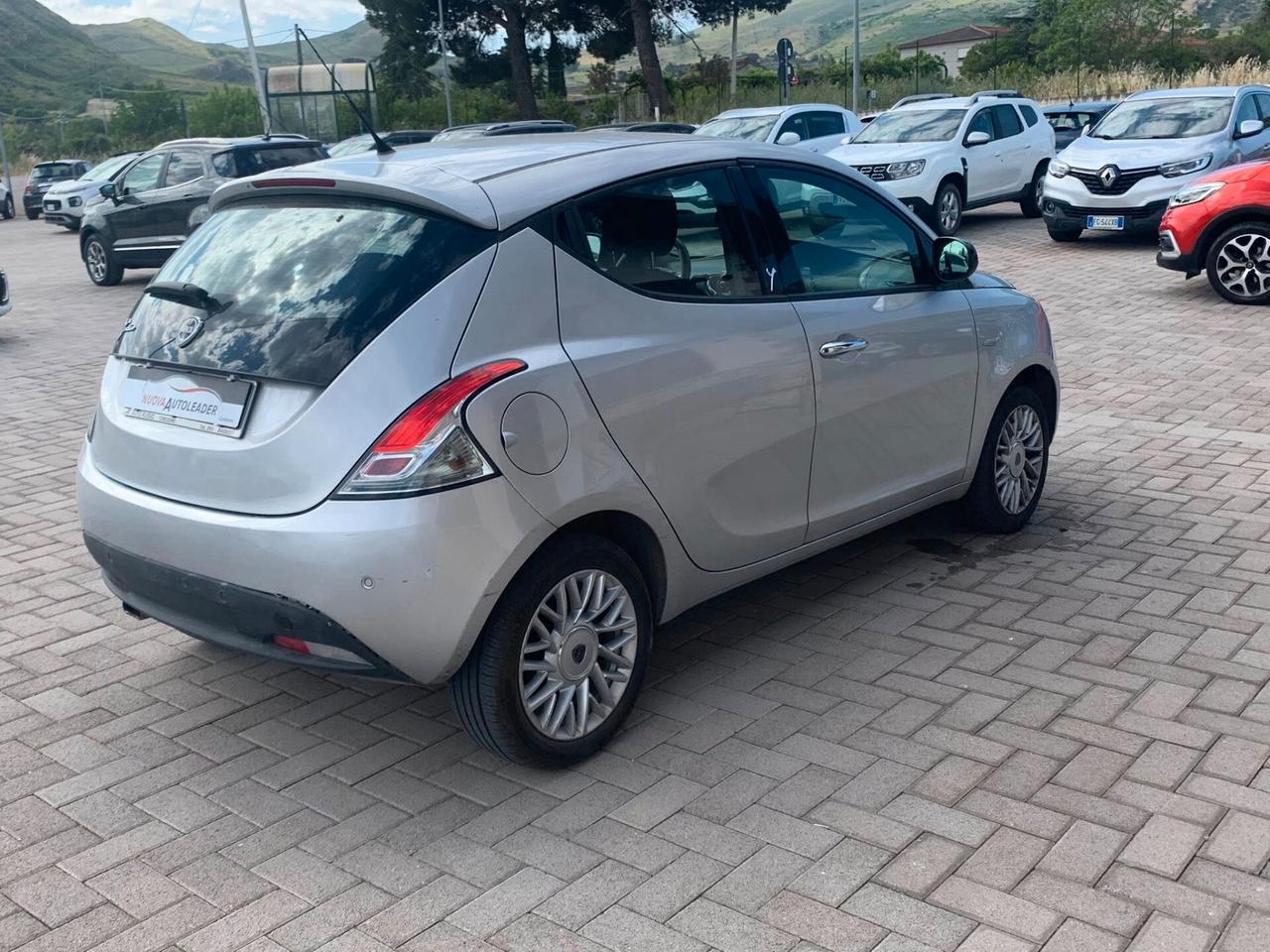 Lancia Ypsilon 1.3 MJT 95 CV Gold 2015
