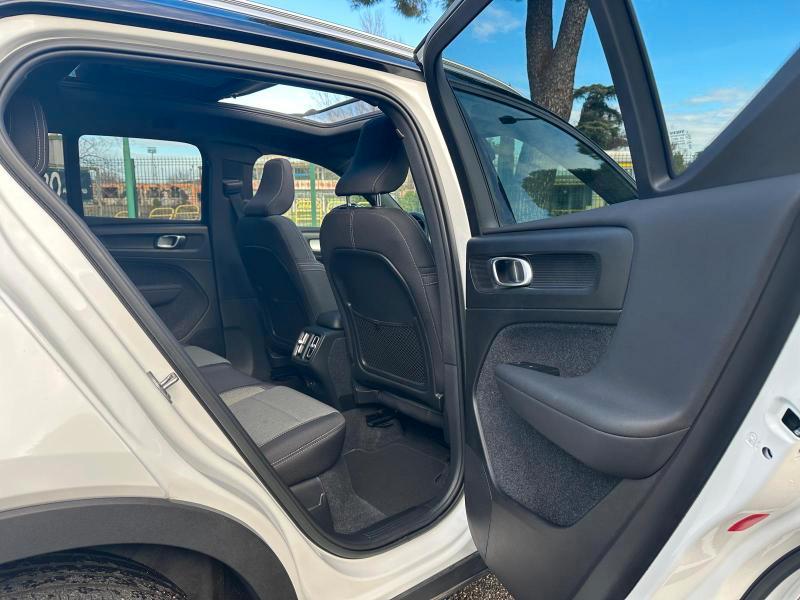 Volvo XC40 1.5 t2 Momentum auto my21