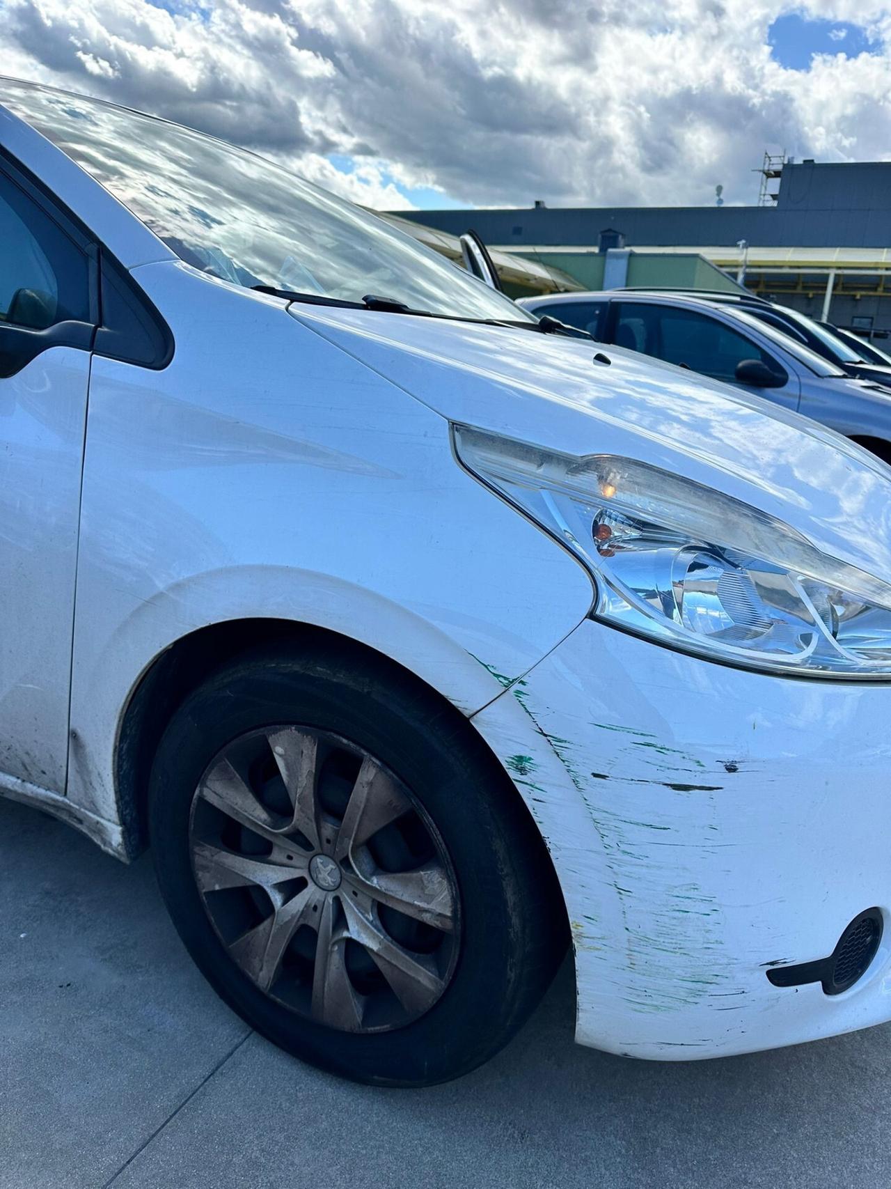 Peugeot 208 1.2 VTi 82 CV 5 porte Access