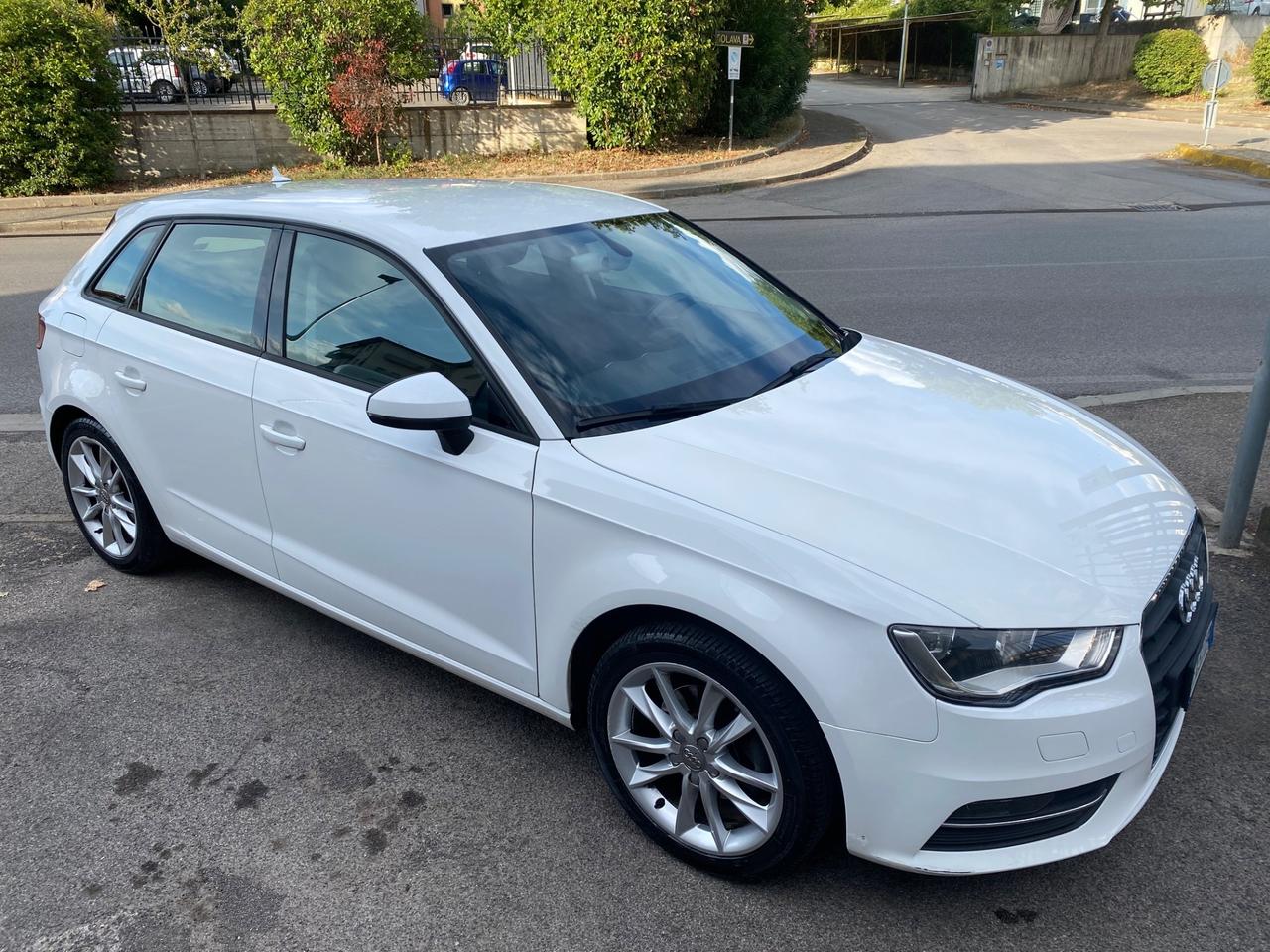 Audi A3 1.6 TDI ultra Attraction euro 6 pk neopatentati