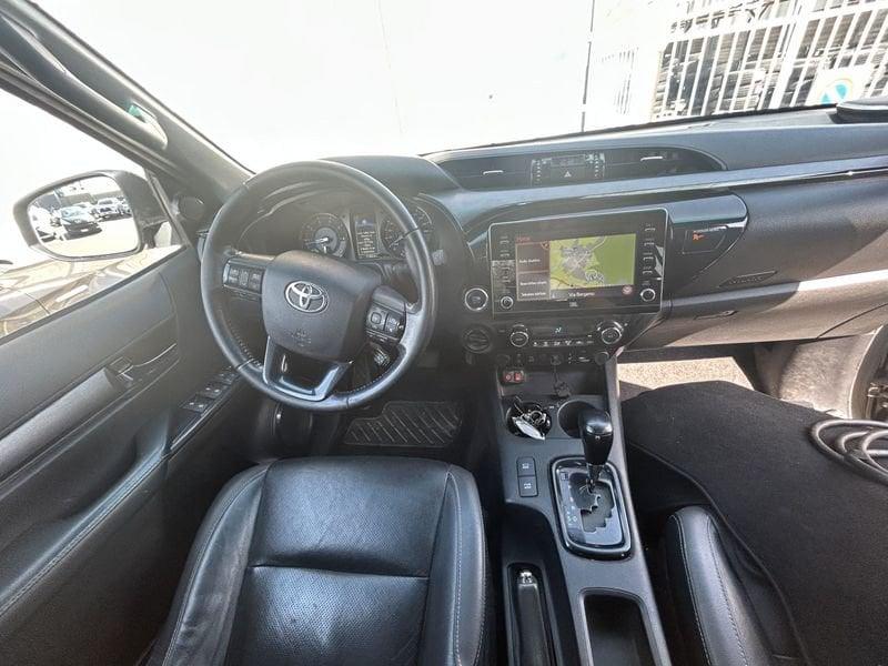 Toyota Hilux Hilux 2.8 D A/T 4WD 4 porte Double Cab Invincible