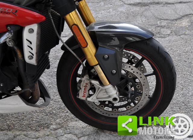 TRIUMPH Speed Triple R 1050