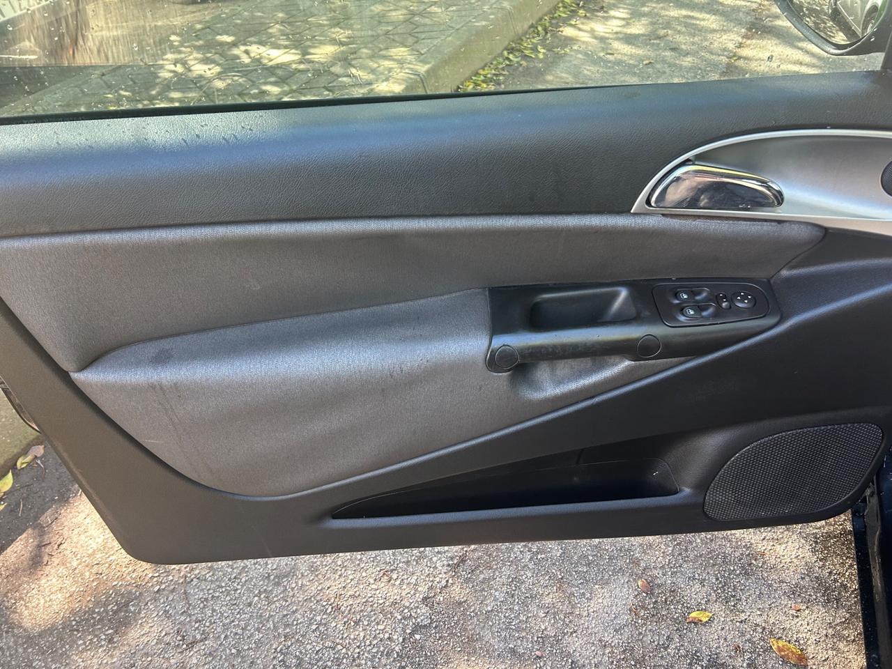 Lancia Ypsilon 1.3 MJT 75 CV Platino