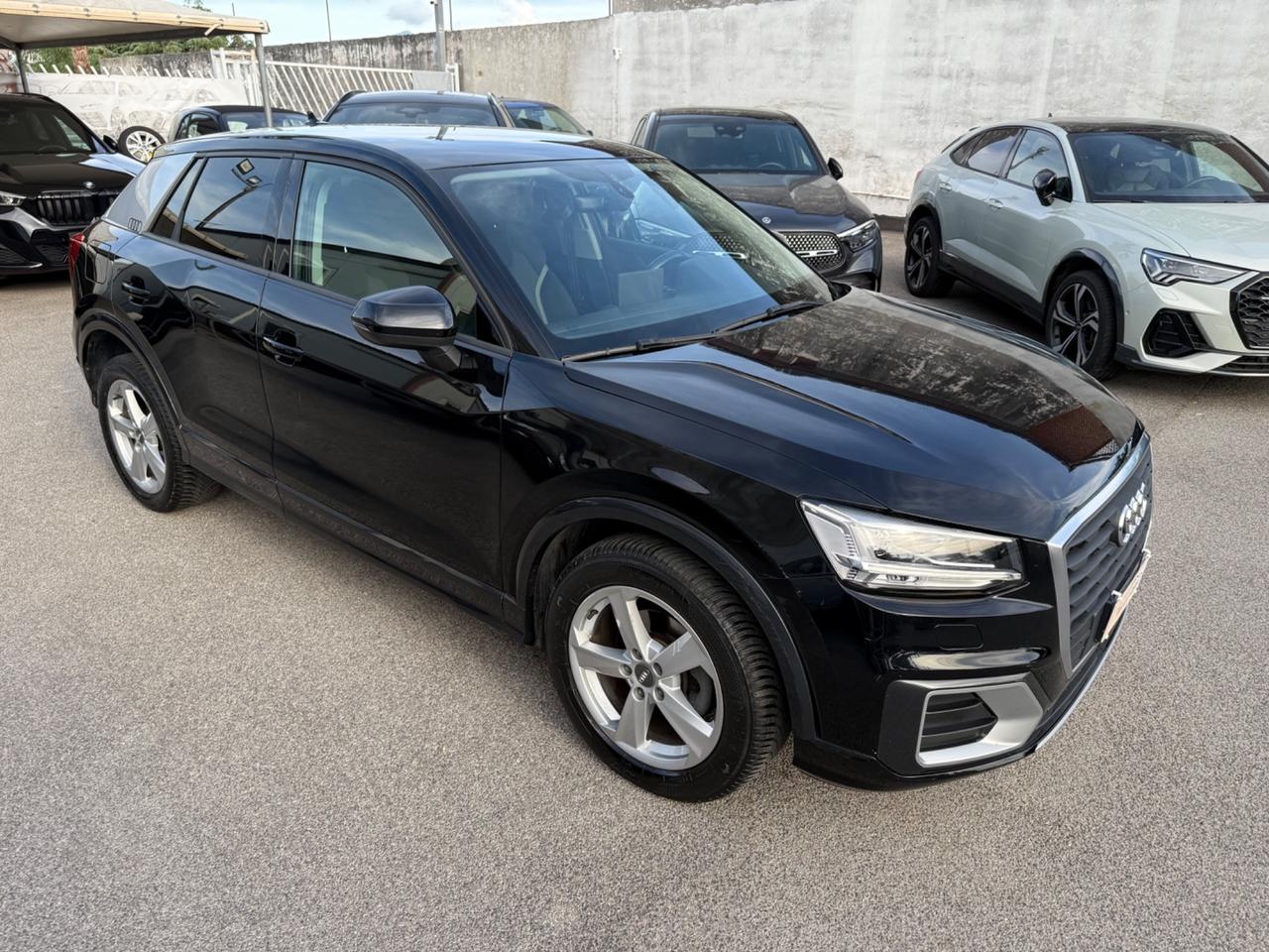 Audi Q2 30 TDI Business Design