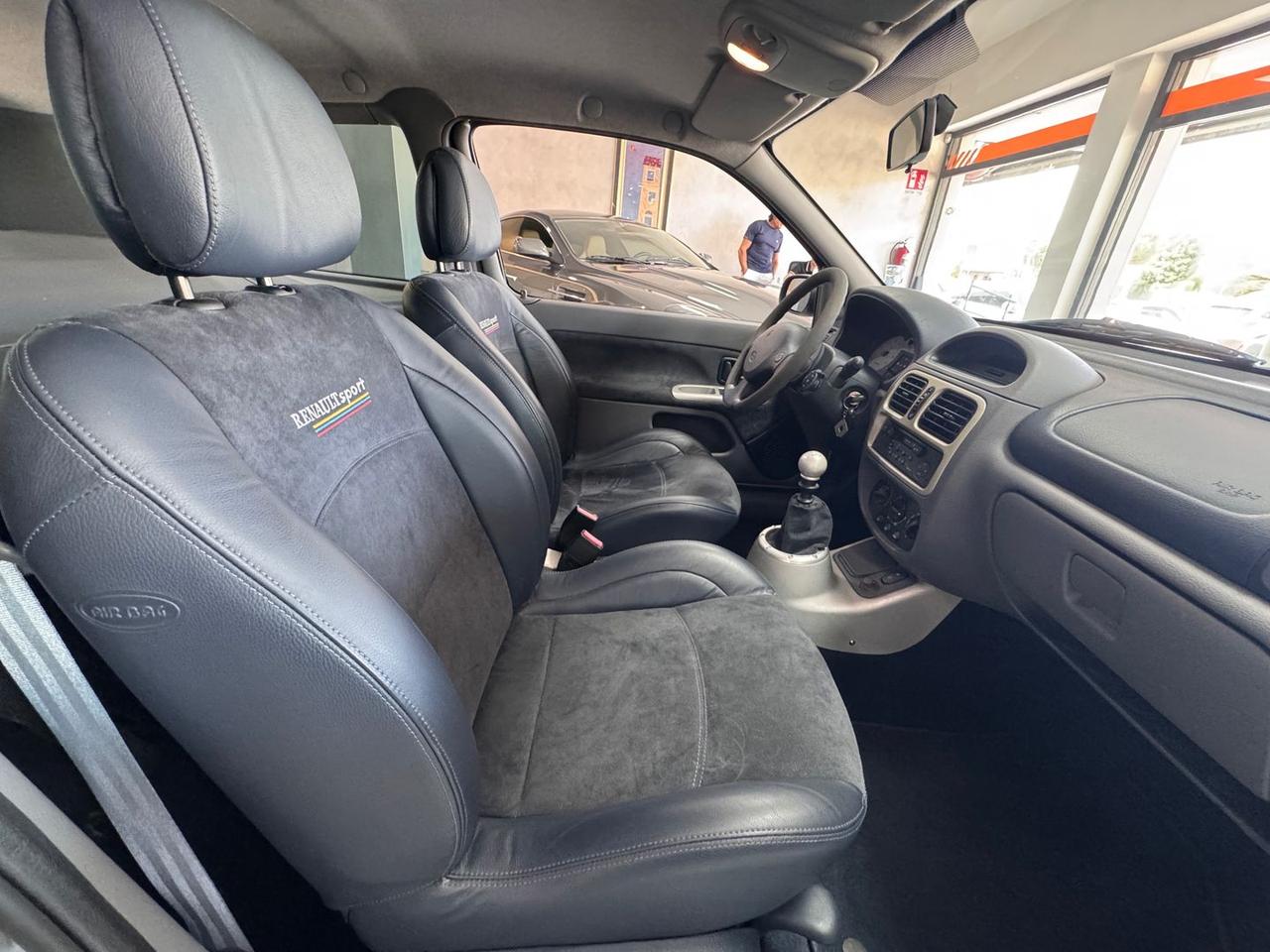 Renault Clio 3.0 V6 24V #6567