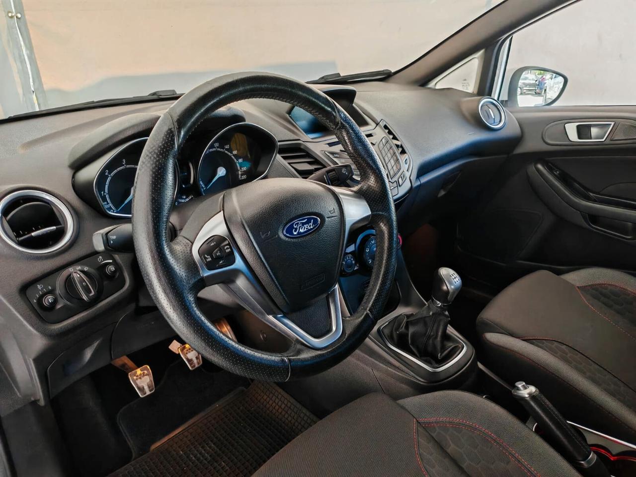 Ford Fiesta 1.5 TDCi 75CV 5 porte ST-Line