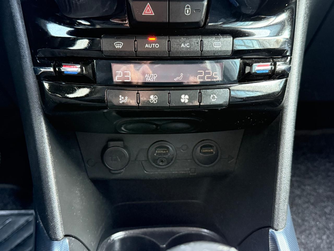 Peugeot 2008 1.6 e-HDi 115 CV Stop&Start Allure