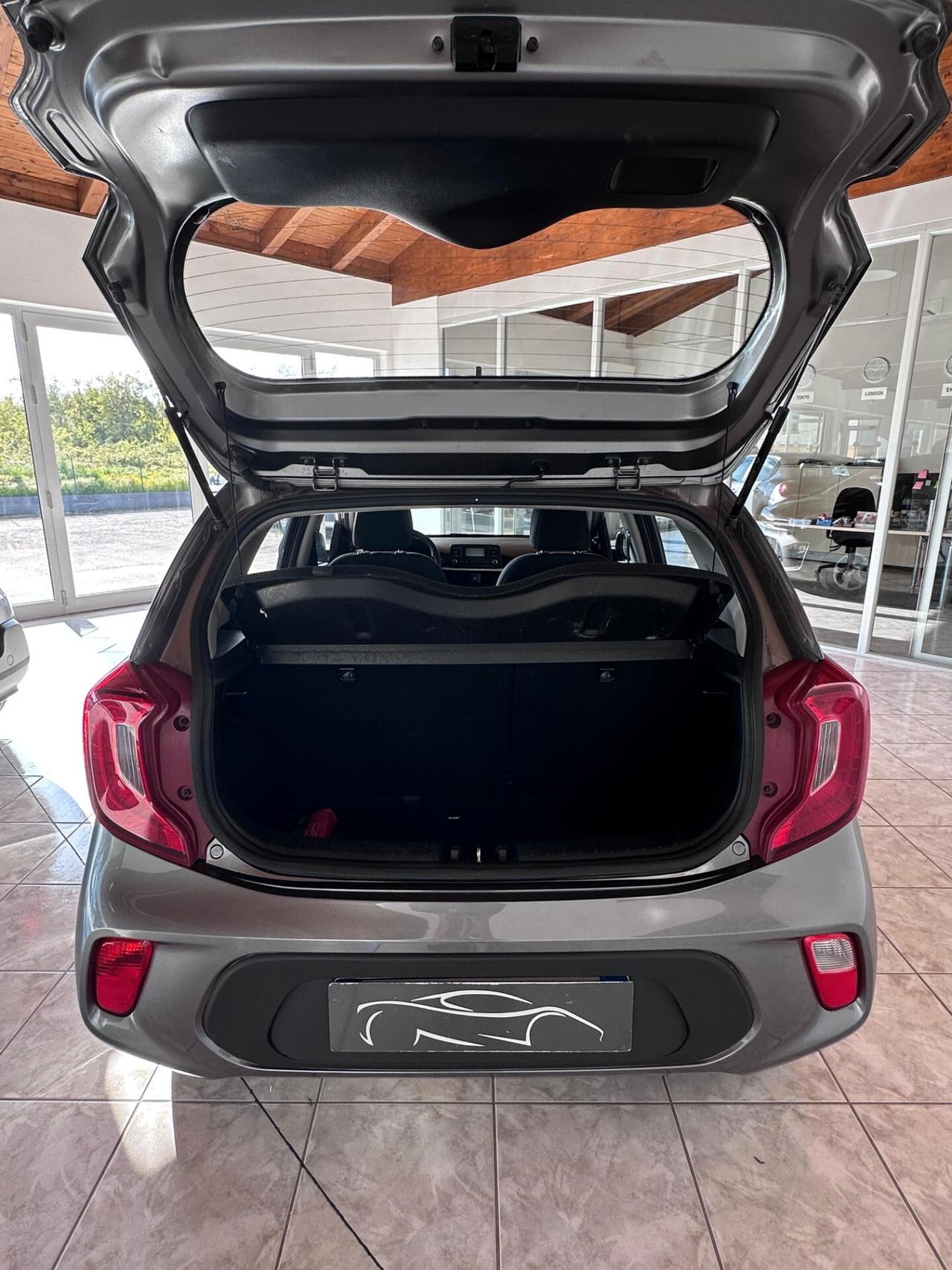 Kia Picanto 1.0 12V 5 porte Urban 69cv NEOPATENTATI