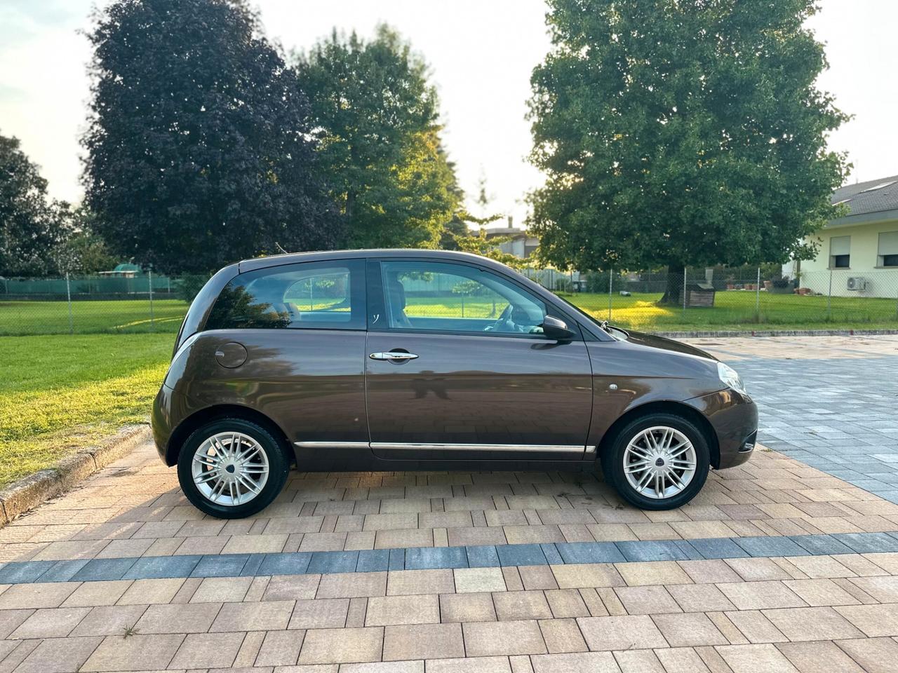 Lancia Ypsilon 1.2 Versus neopatentati