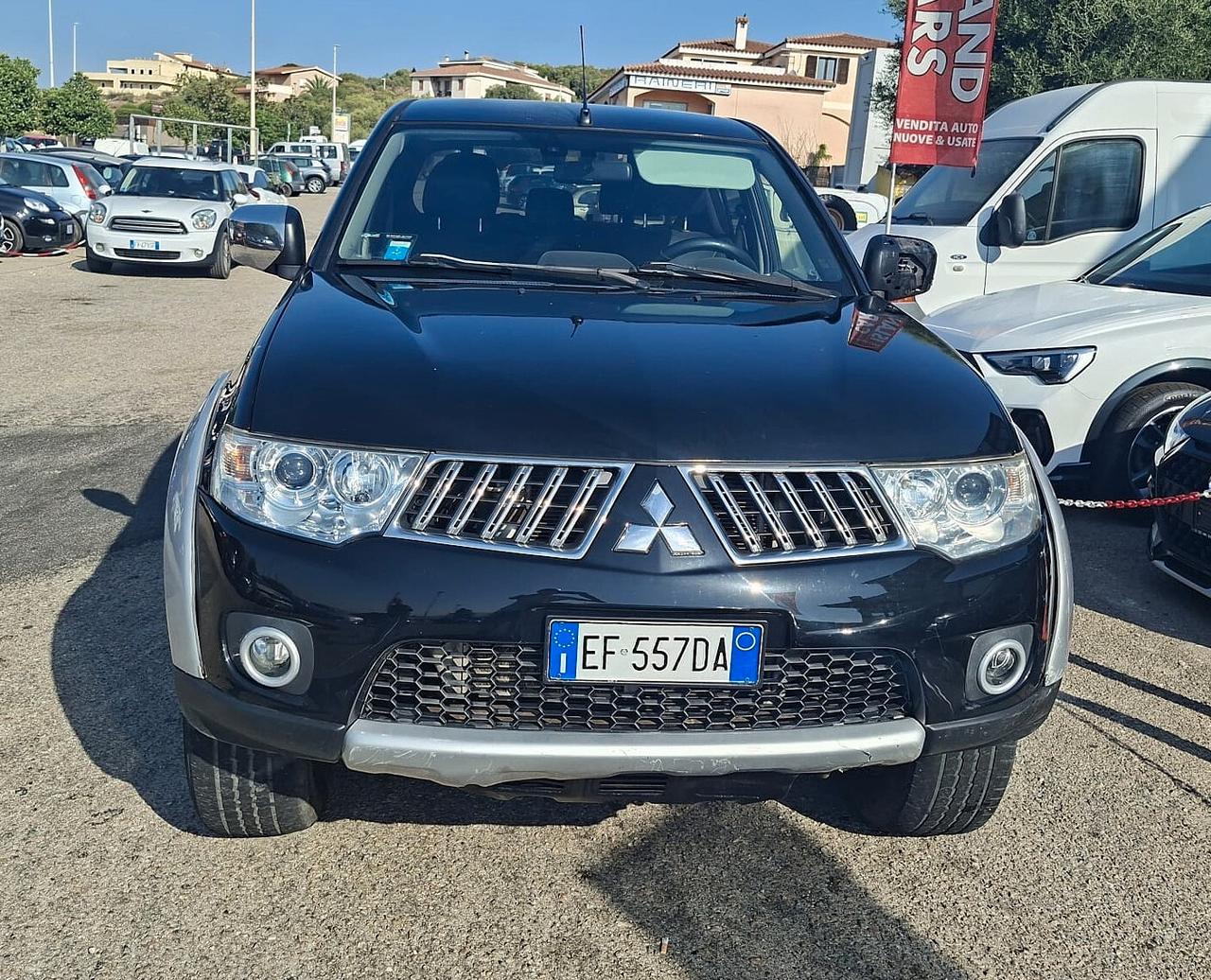 Mitsubishi L200 2.5 DOPPIA -CABINA 178cv AUTOMATICO
