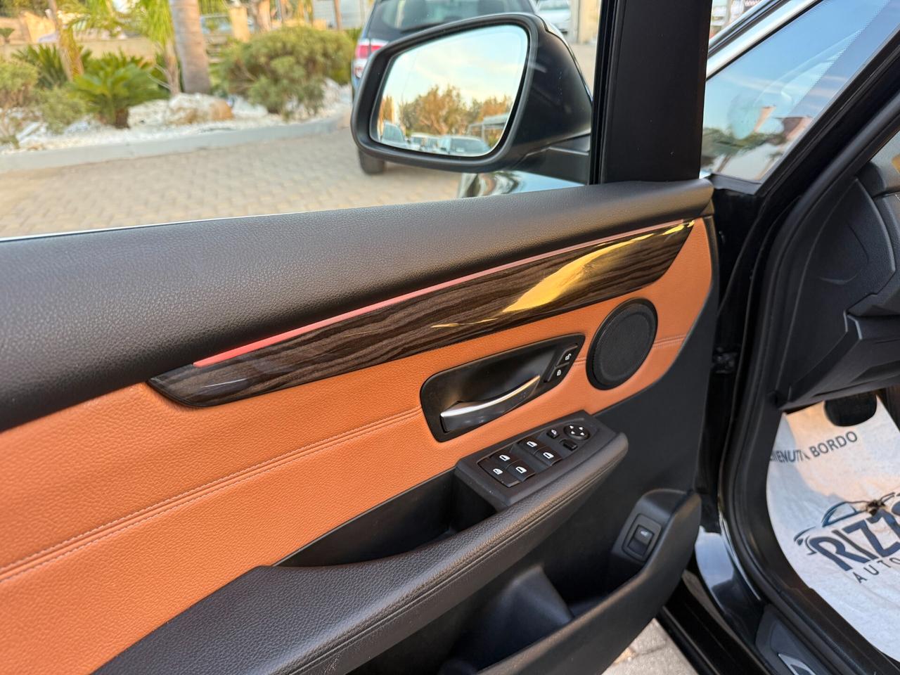 Bmw 218d Active Tourer Luxury Auto Led Navi Pelle