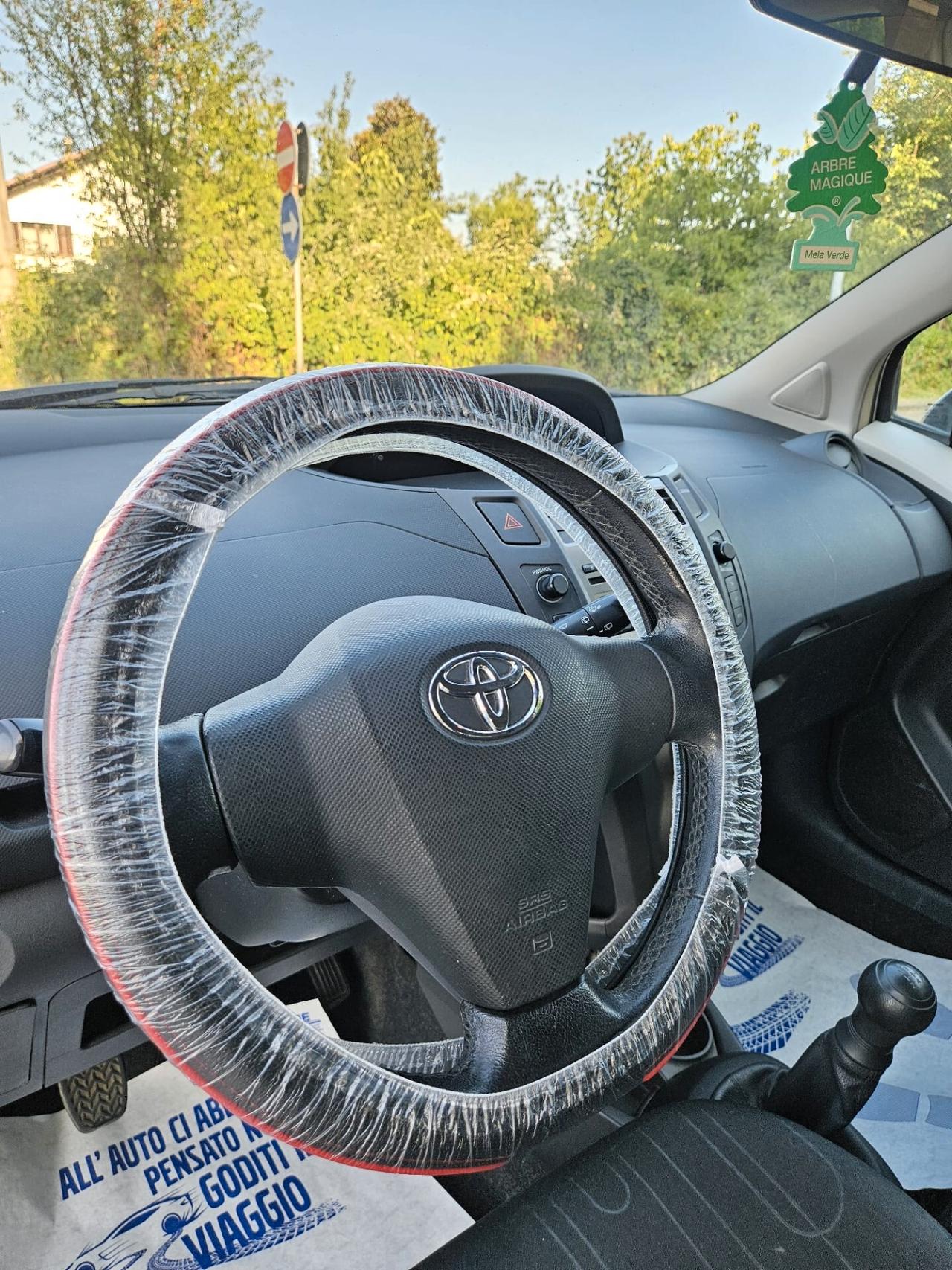 Toyota Yaris 1.0 neopatentati