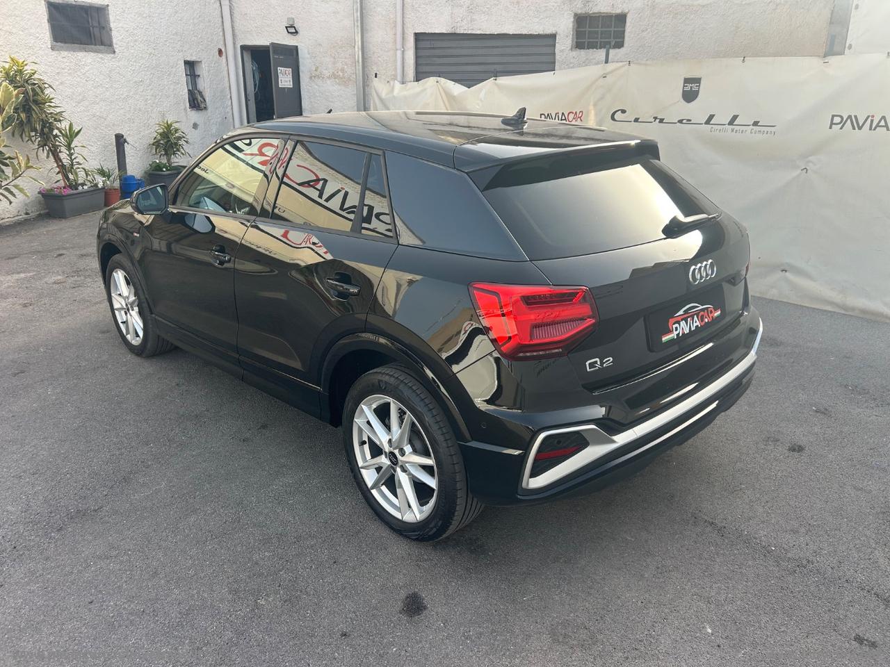 AUDI Q2 35 TFSI S tronic Identity Black