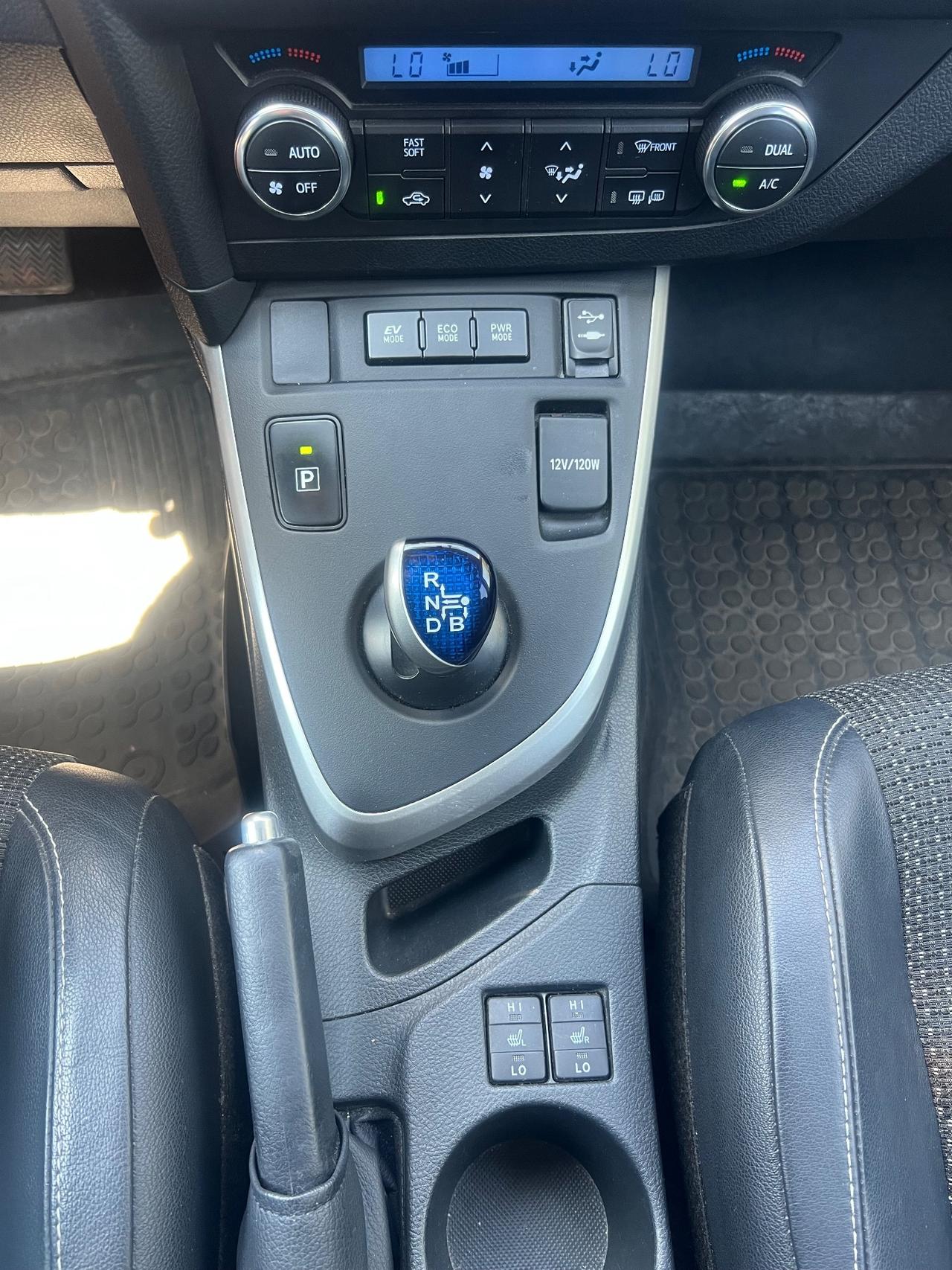 Toyota Auris 1.8 Hybrid Lounge