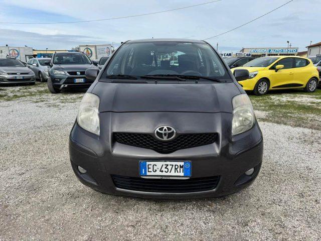 TOYOTA Yaris 1.0 5 porte Sol