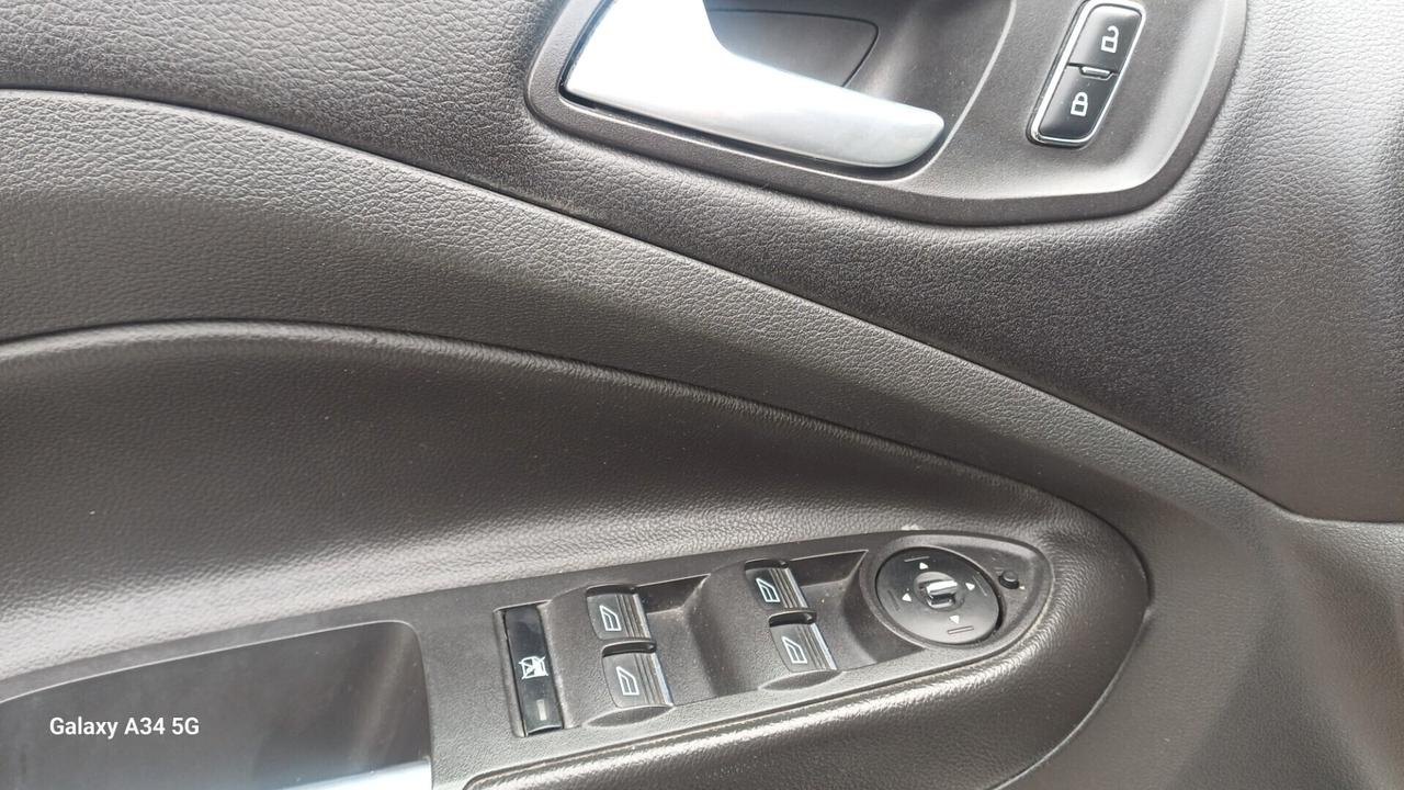 Ford Kuga 2.0 TDCI 140 CV 4WD Titanium