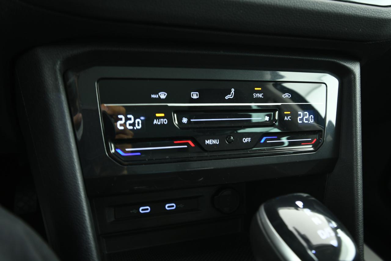 VOLKSWAGEN Tiguan 2.0 tdi Life 4motion 150cv dsg ACC+FULL LED+C18"