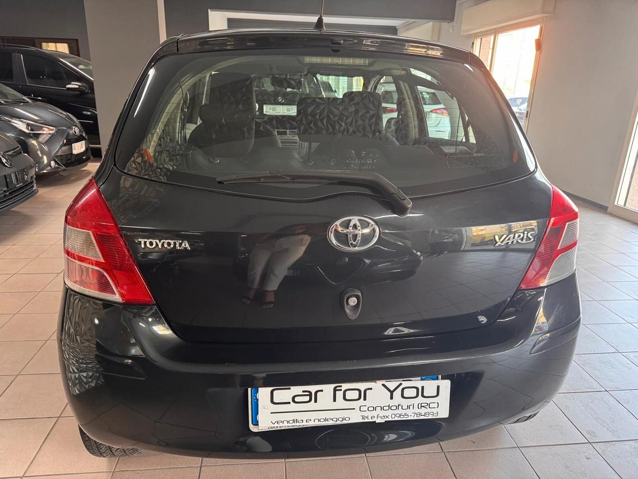 Toyota Yaris 1.0 5 porte Now