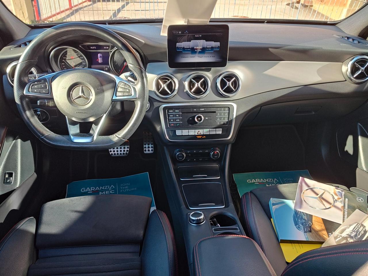 MERCEDES GLA 200D AUTOM. PREM. AMG LINE 2.0 136 CV