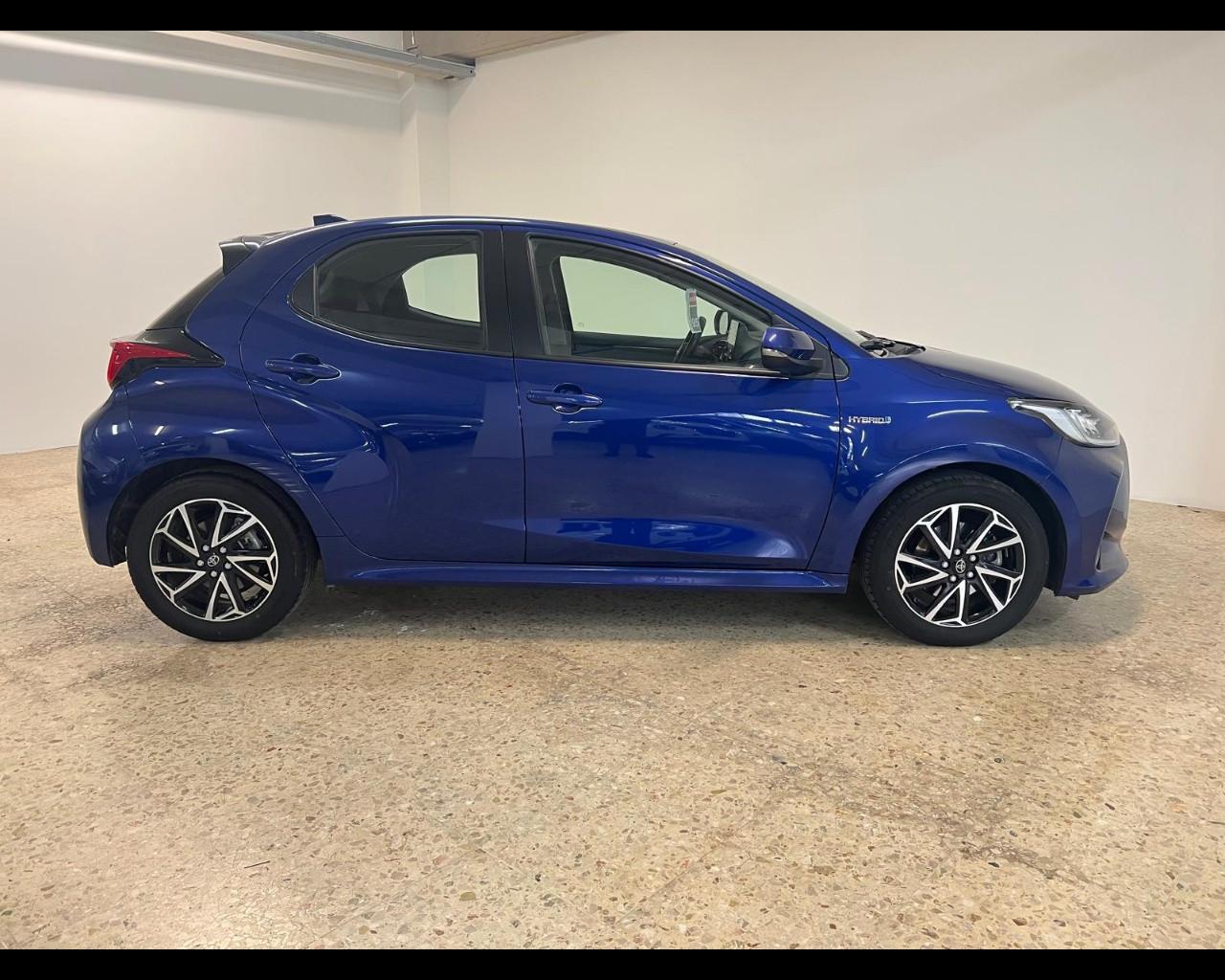 TOYOTA Yaris 1.5h Trend