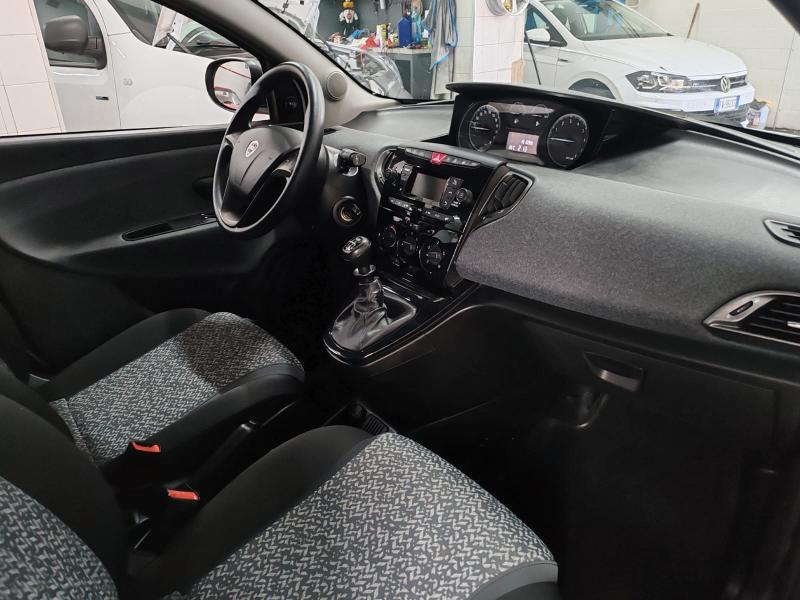 Lancia Ypsilon 5 Porte Ypsilon 1.0 hybrid Silver s&s 70cv