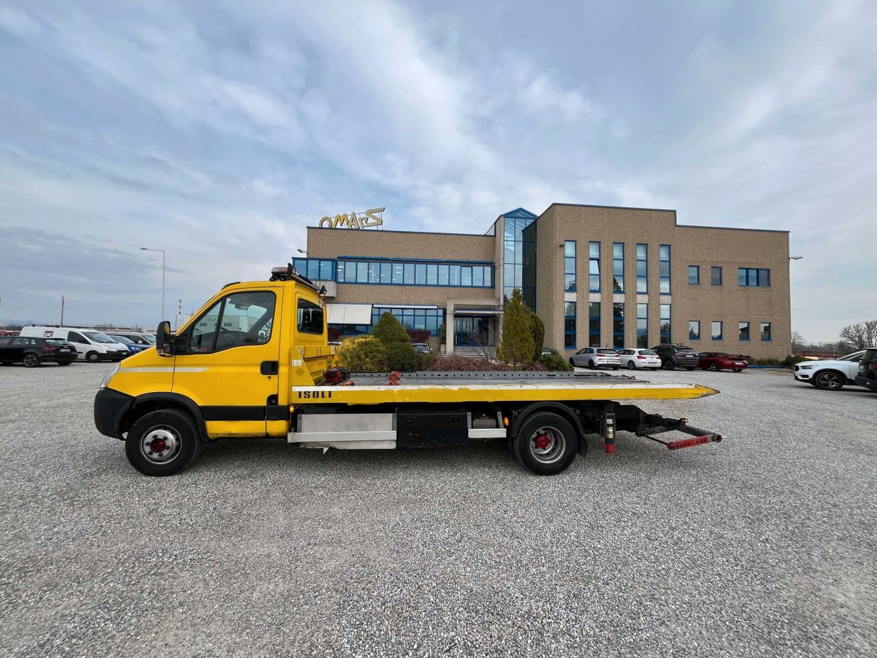 Iveco Daily 65C18 con allestimento carro attrezzi Isoli