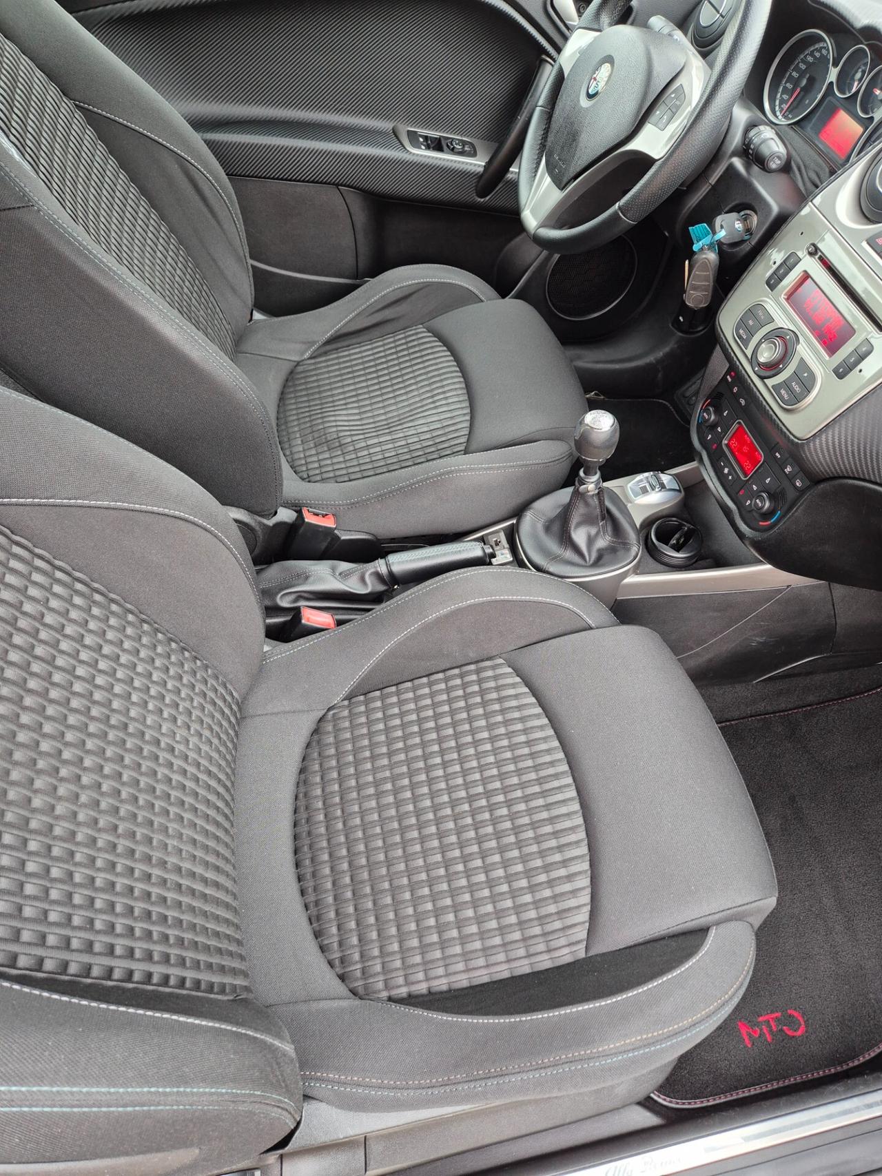 Alfa Romeo MiTo 1.6 JTDm 16V Distinctive Sport Pack