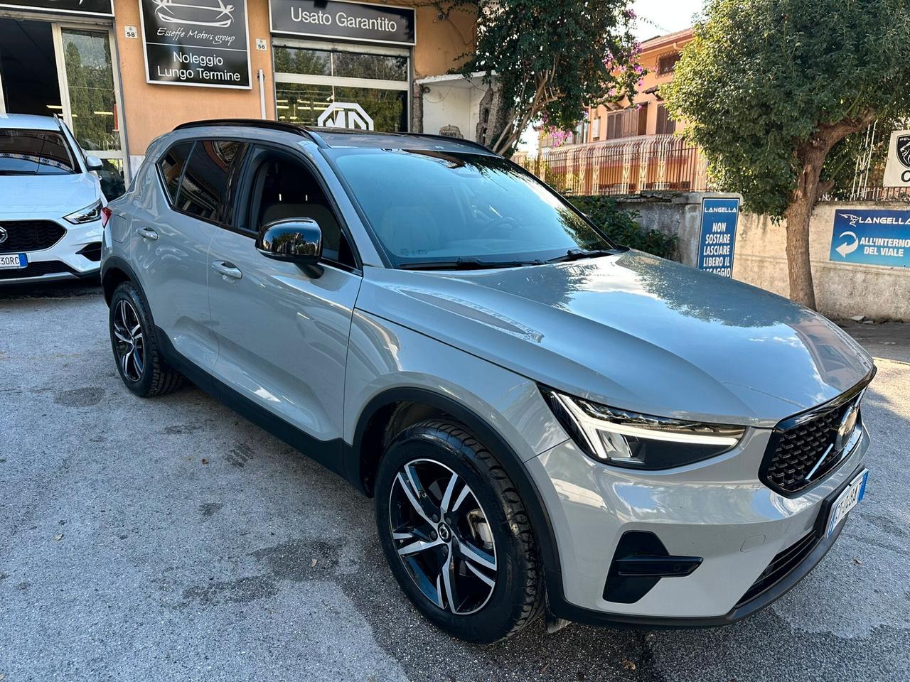 Volvo XC40 B3 automatico Plus Dark