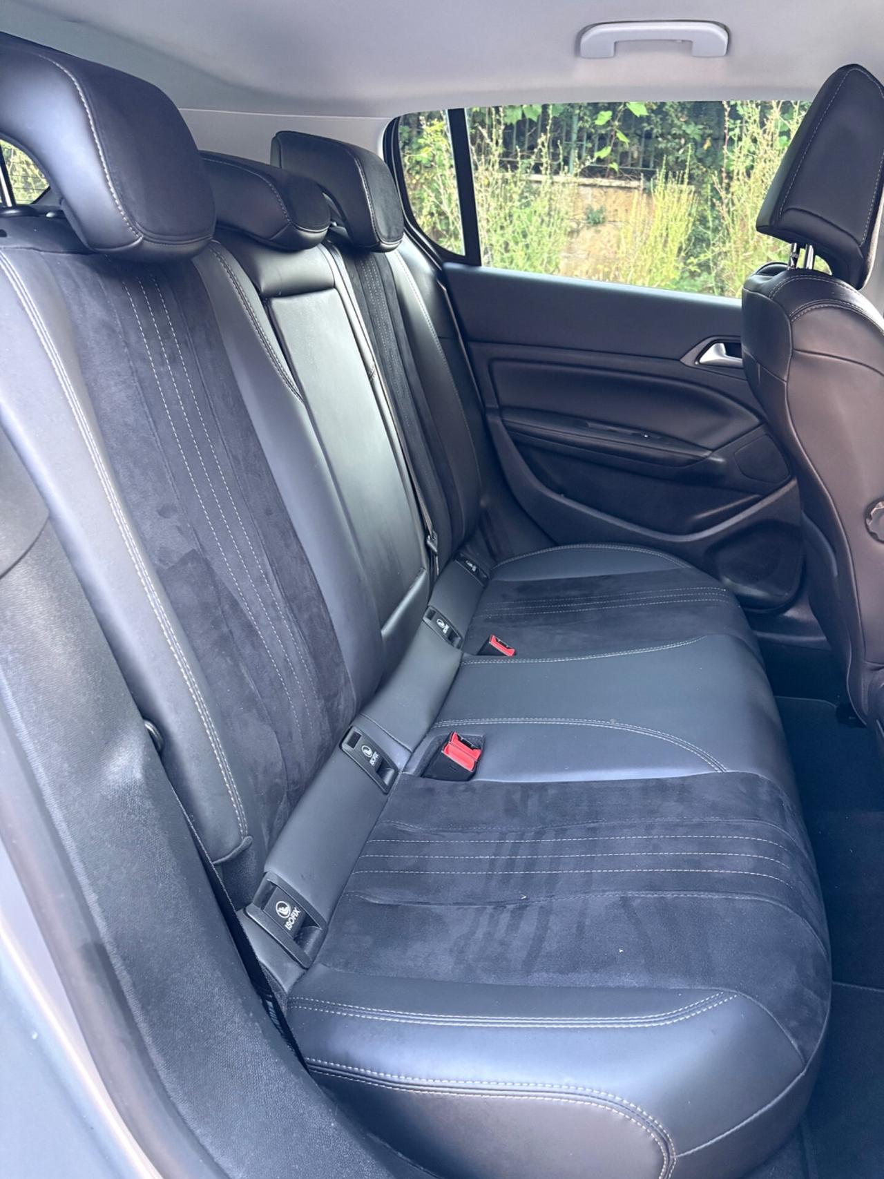 Peugeot 308 BlueHDi 1.6 120cv berlina