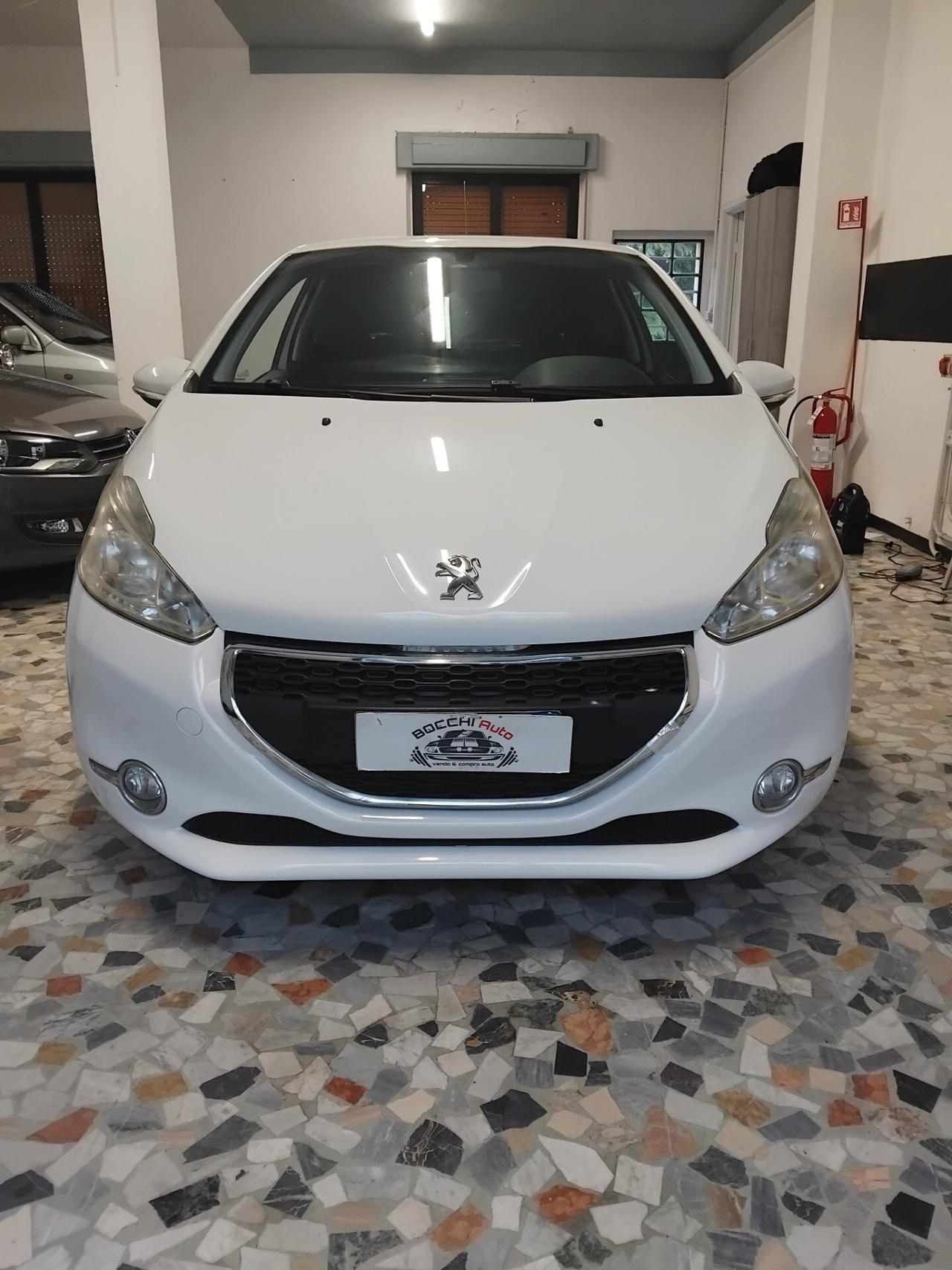Peugeot 208 1.4 HDi 68 CV 3 porte Allure