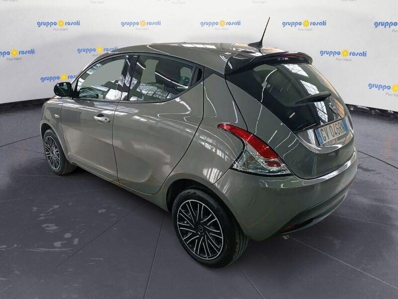 Lancia Ypsilon New 5 porte My24 1.0 Firefly 70 CvStart&Stop Hybrid Oro