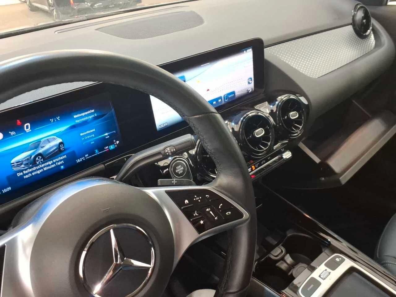 Mercedes-Benz GLA 180 GLA 180 d 8G-DCT (mod. 2025) NAVI + CAMERA + PELLE + LED