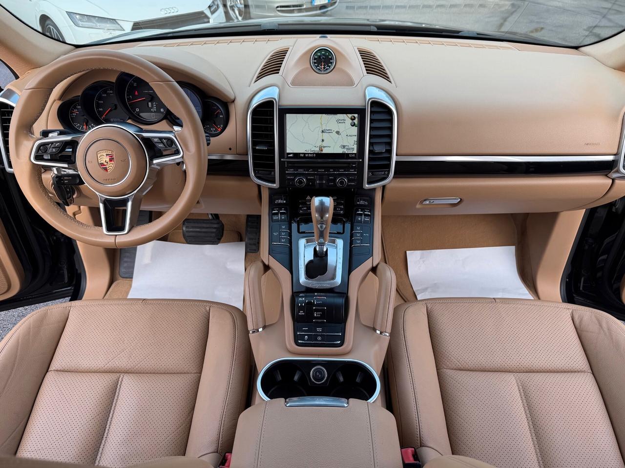 Porsche Cayenne 3.0 Diesel /km docnavi/pelle/chrono/21"