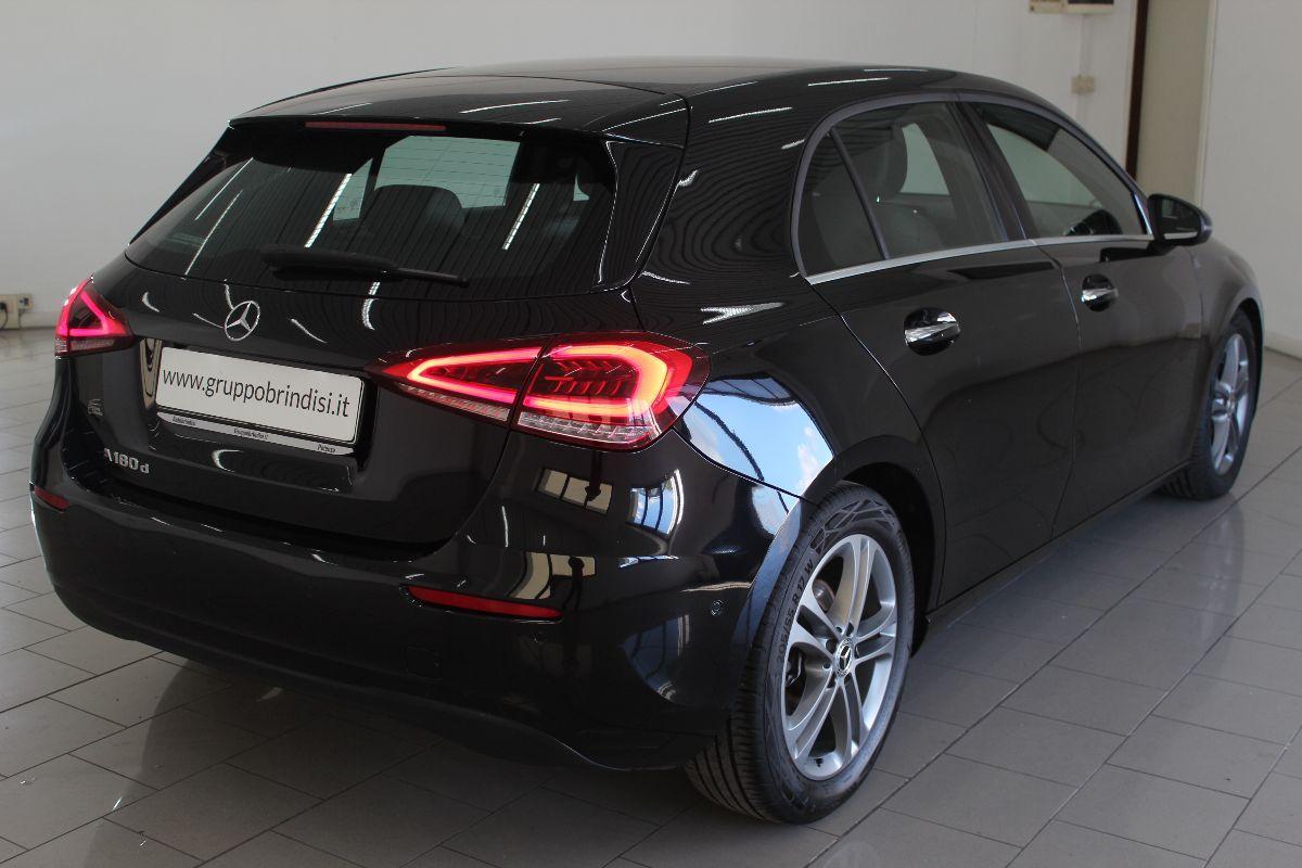 MERCEDES - Classe A - A 180 d Automatic Business Extra ( Schermi 10 pollici + Kit Luci + Cerchi Bruniti )