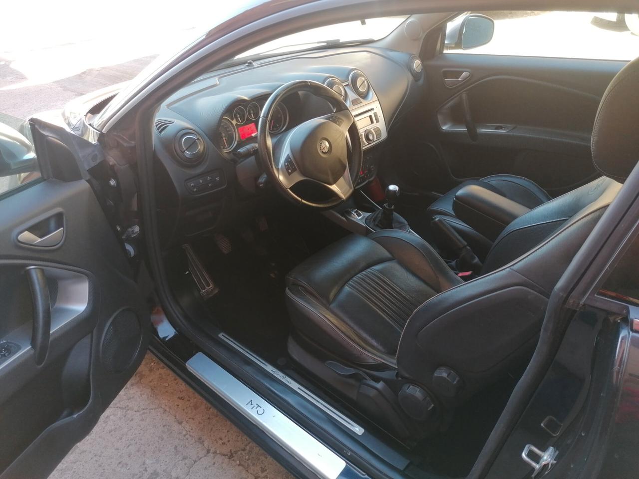 Alfa Romeo MiTo 1.6 JTDm-2 S&S Distinctive Sport Pack